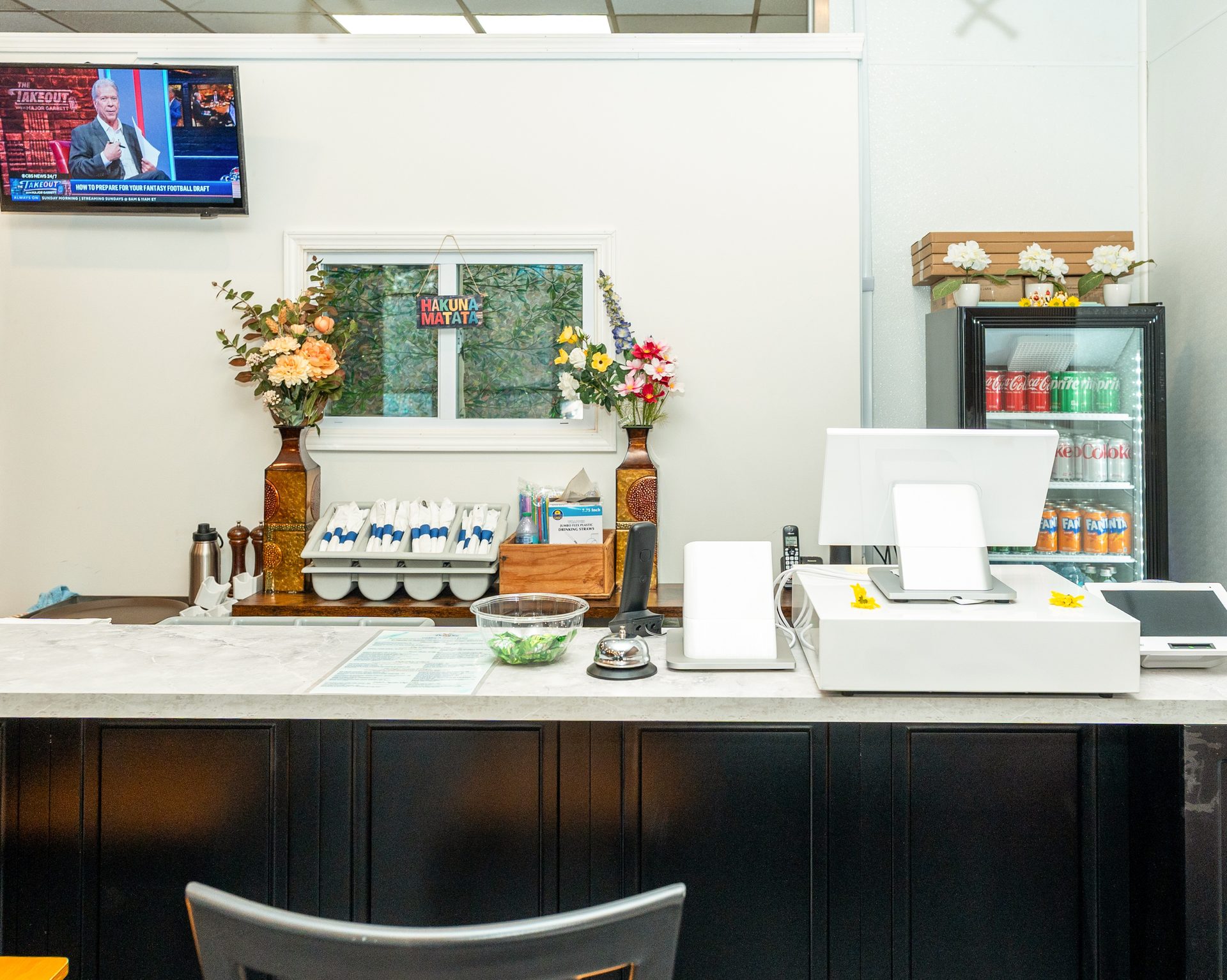 Join the Dip & Dine team